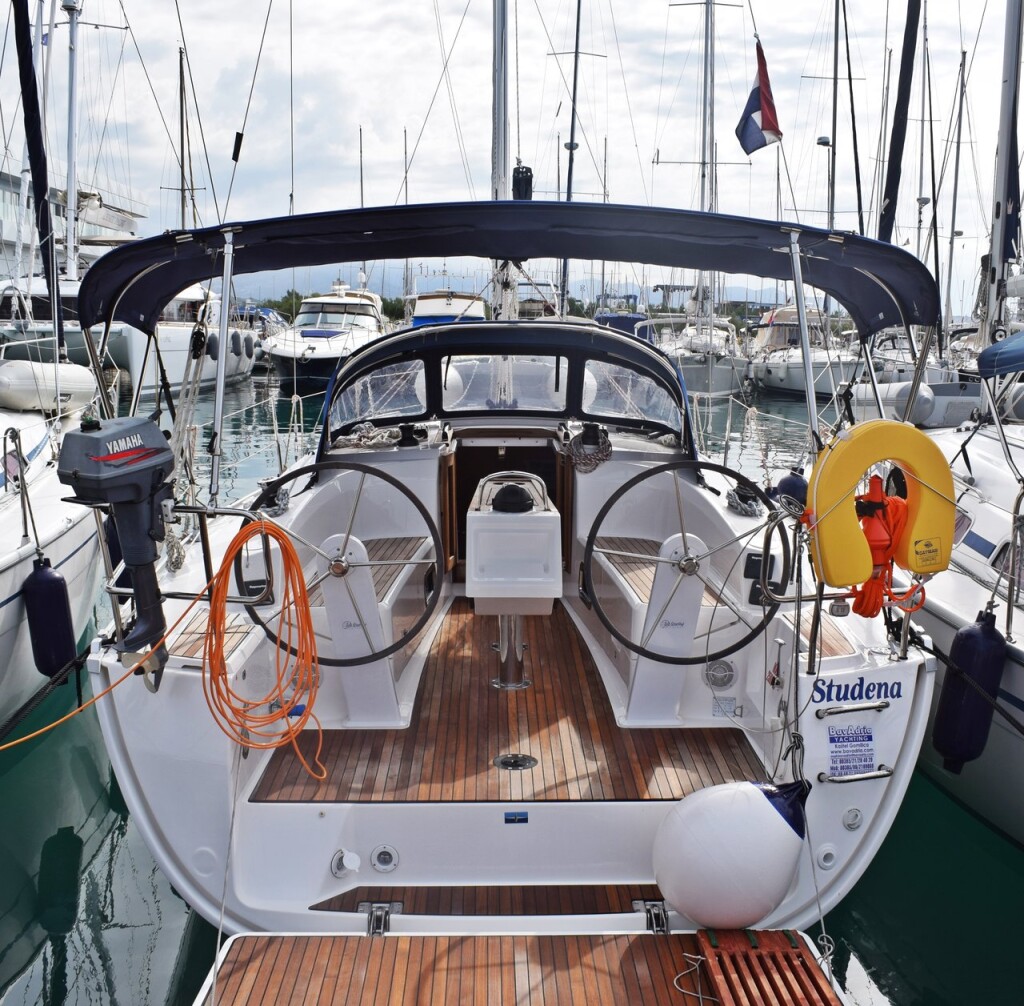 Bavaria Cruiser 34, Studena