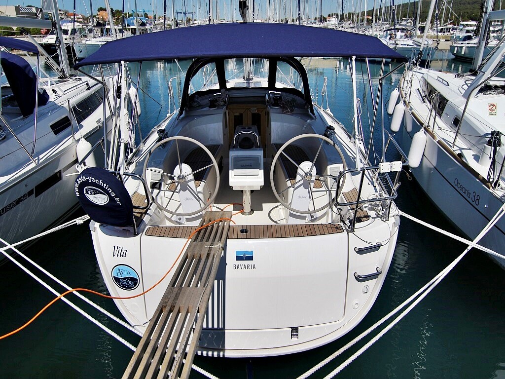 Bavaria Cruiser 34, Vita