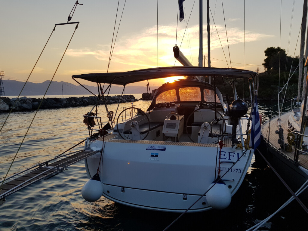 Bavaria Cruiser 46, Efi