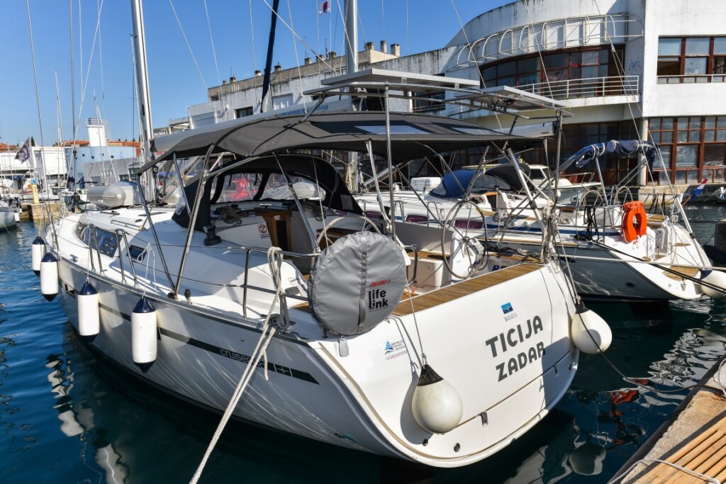 Bavaria Cruiser 46, Ticija