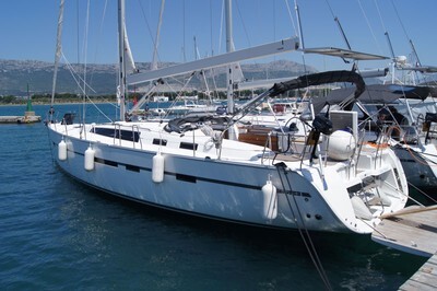 Bavaria Cruiser 56, Baby Blue 2