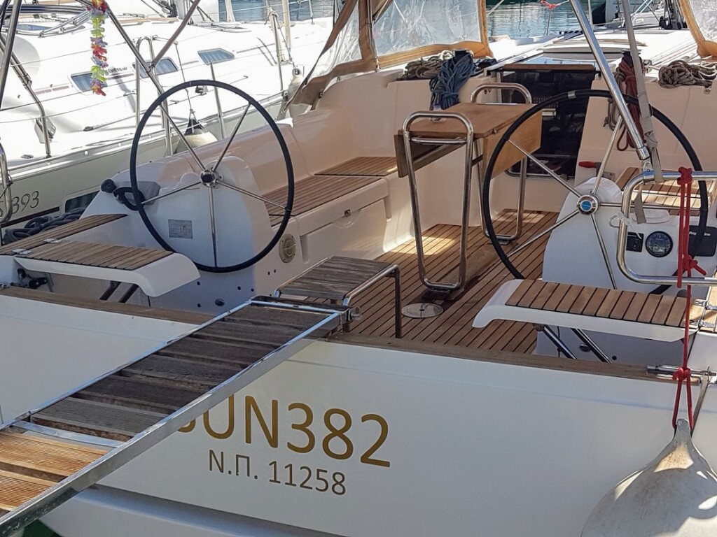 Dufour 382 GL, Sun 382