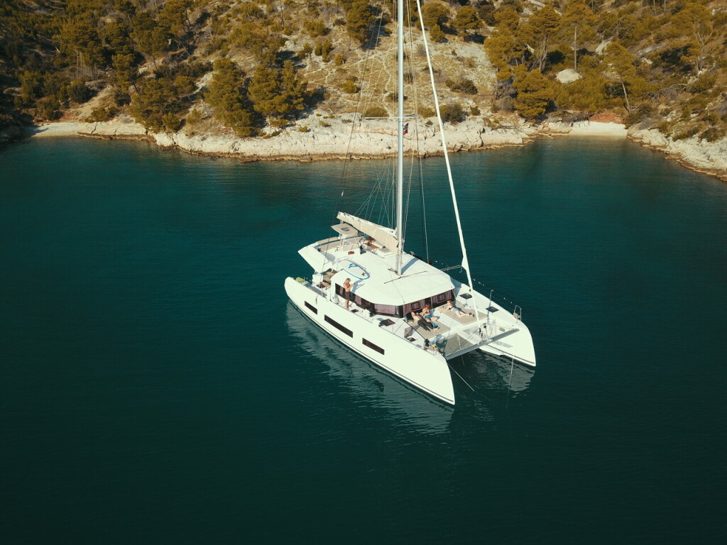 Dufour 48 Catamaran, Seaven