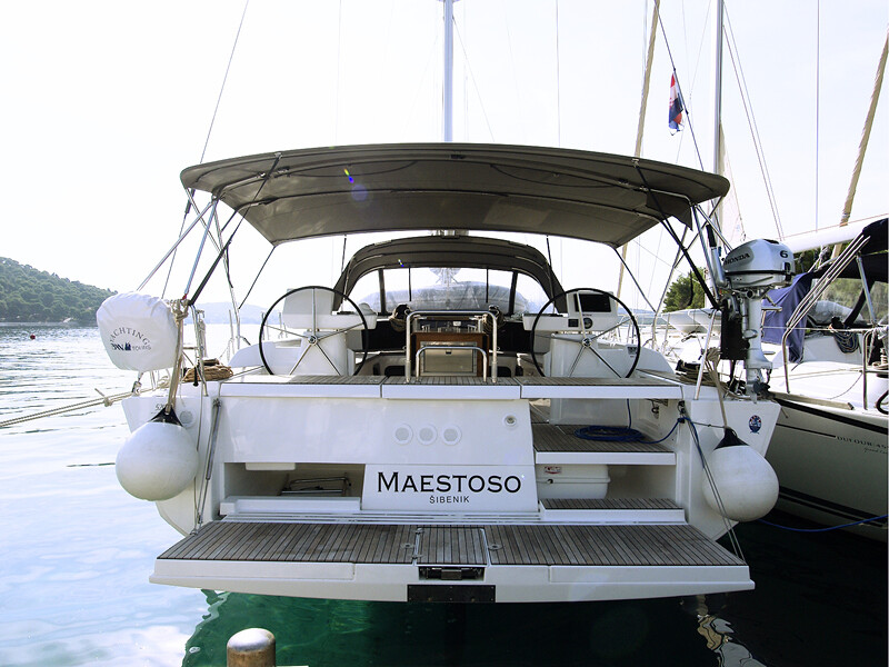 Dufour 520 GL, Maestoso