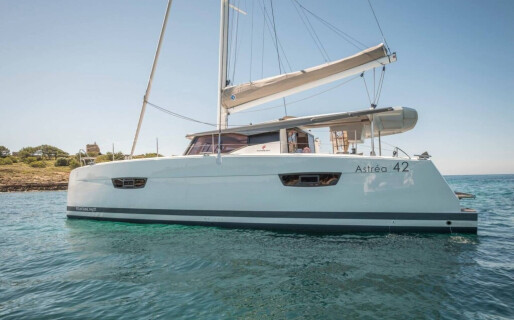 Fountaine Pajot Astrea 42, Ooga Chaka