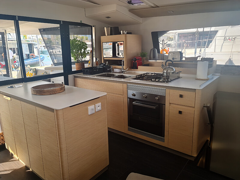 Fountaine Pajot Aura 51 Breezer