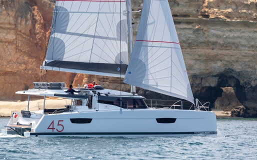 Fountaine Pajot Elba 45, Fiyolo