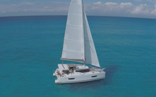 Fountaine Pajot Isla 40, Island Curtisea