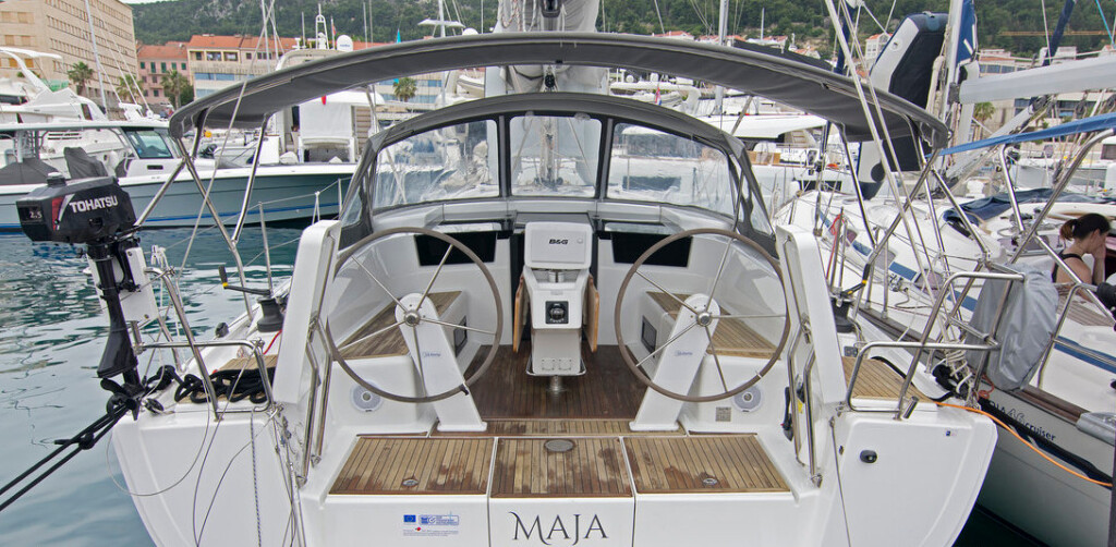 Hanse 418, Maja