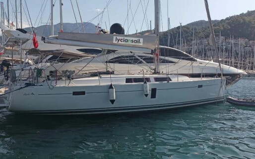 Hanse 445, Pina