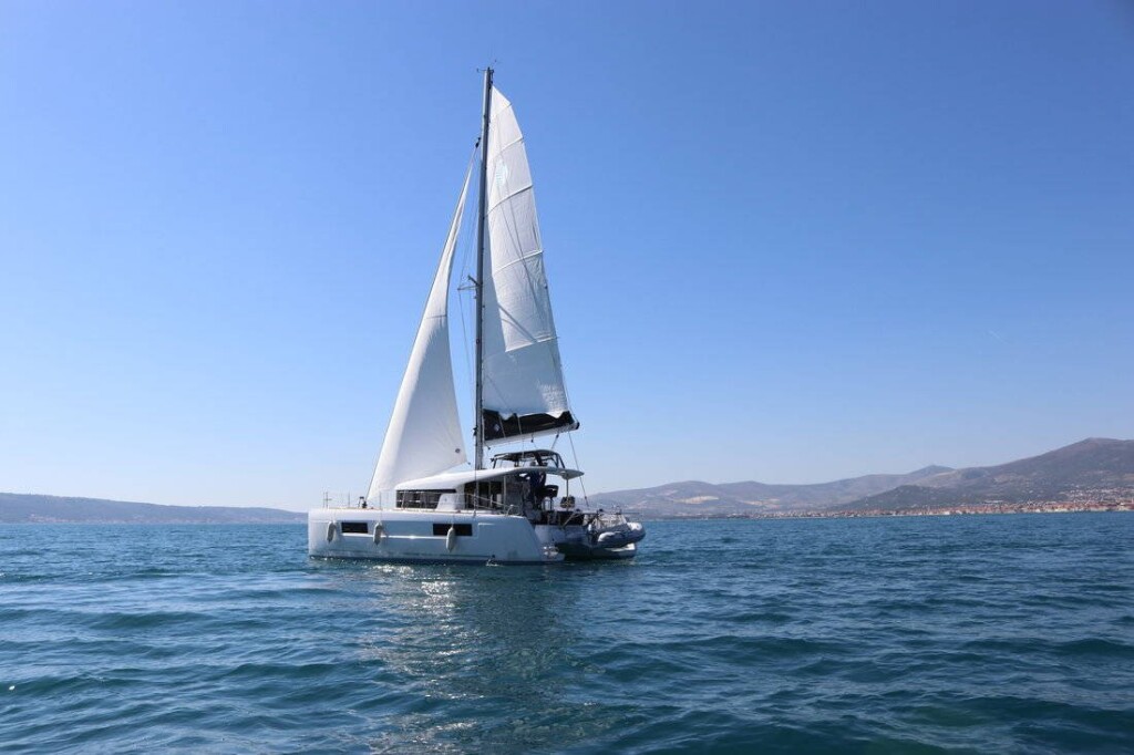 Lagoon 40 Sail and Passion