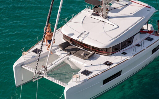 Lagoon 40, Sail Aries