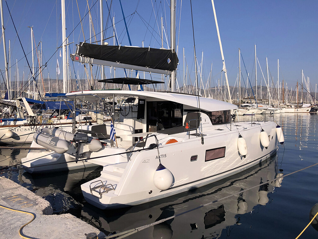 Lagoon 42, Aktis