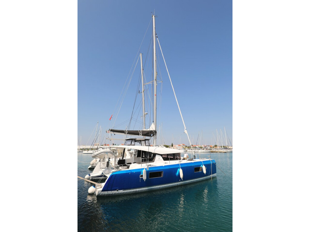 Lagoon 42, Royal Salute