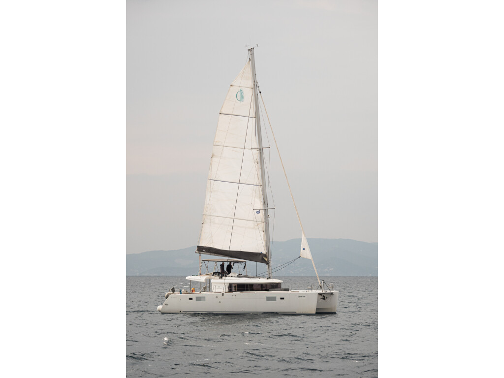 Lagoon 450 F, Hydra VIII