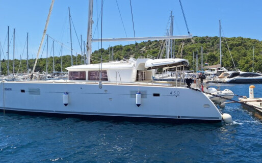 Lagoon 450, Perla