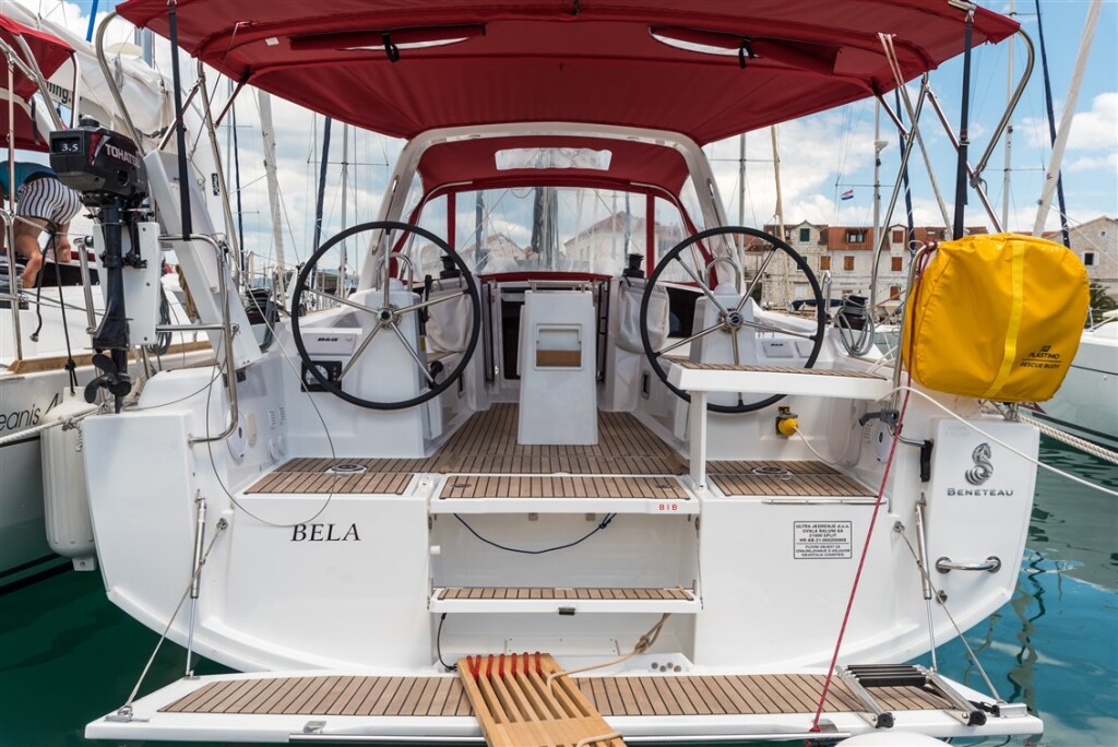 Oceanis 35.1, Bela