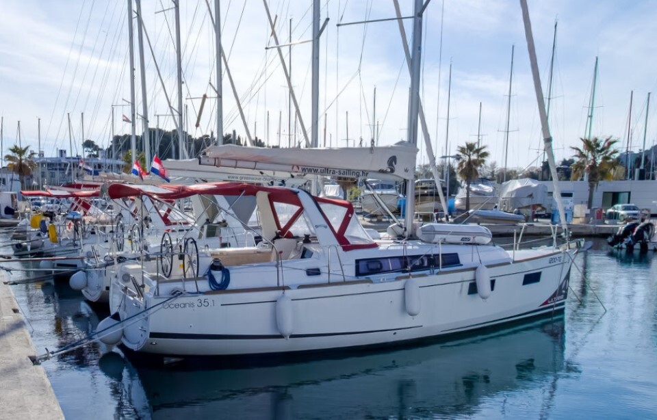 Oceanis 35.1 Lampuga