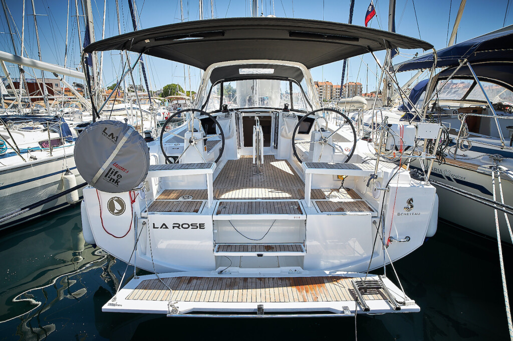 Oceanis 38.1, La Rose