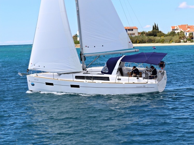 Oceanis 38.1 Zeus