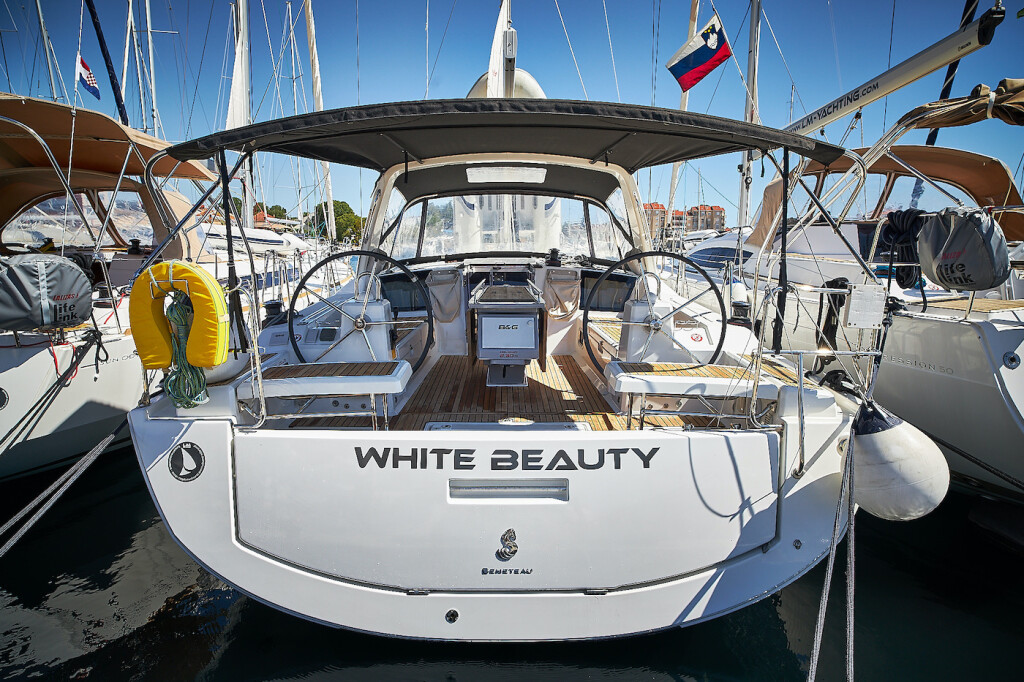 Oceanis 41.1 White Beauty