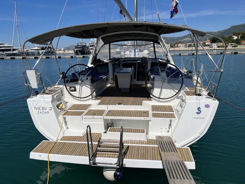 Oceanis 45, Nesi 2