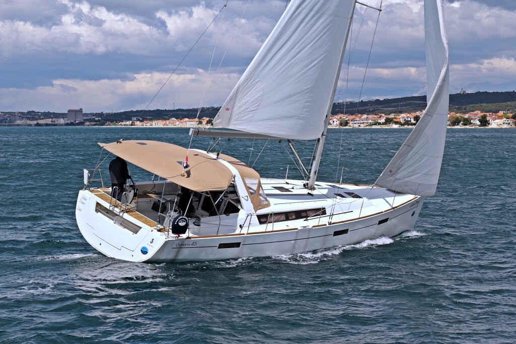 Oceanis 45 Golden Dreams