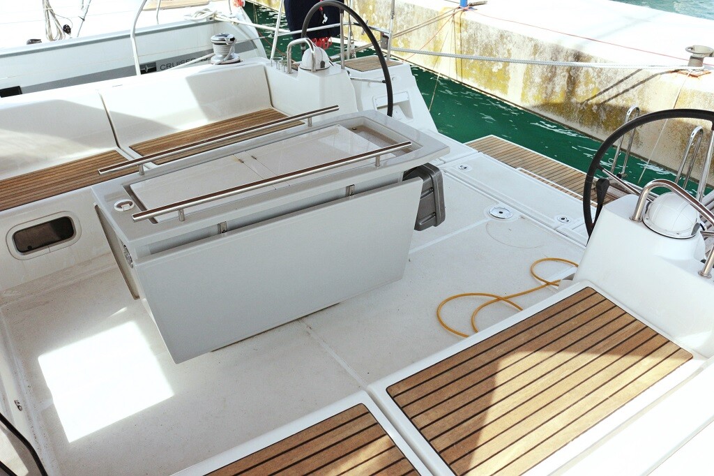 Oceanis 45 Golden Dreams