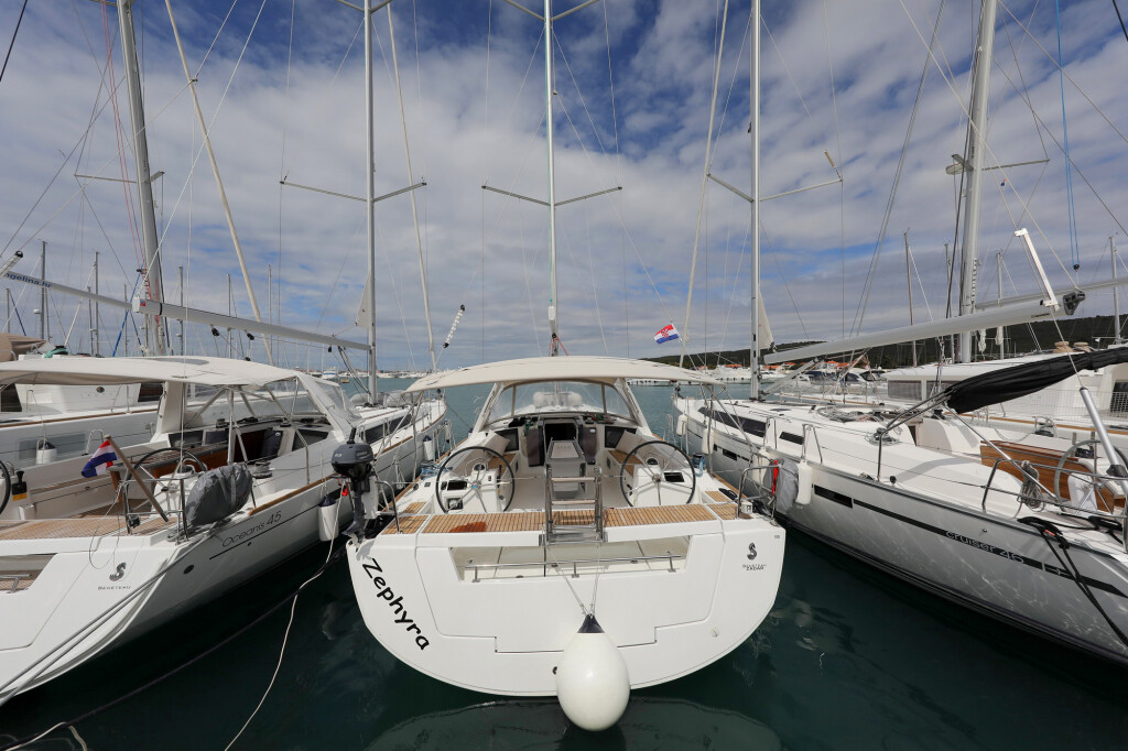 Oceanis 45, Zephyra