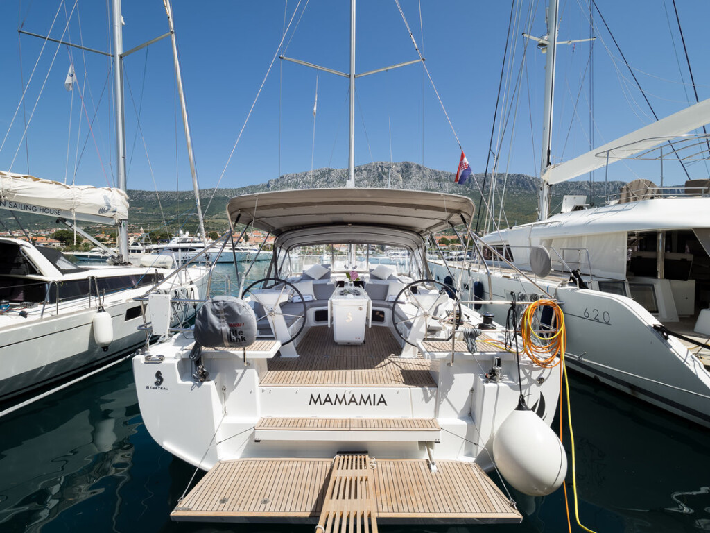 Oceanis 51.1 OW, Mamamia