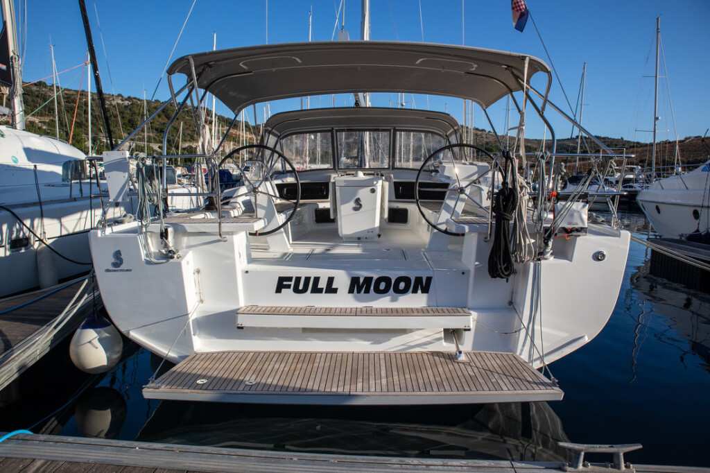 Oceanis 51.1, Full Moon