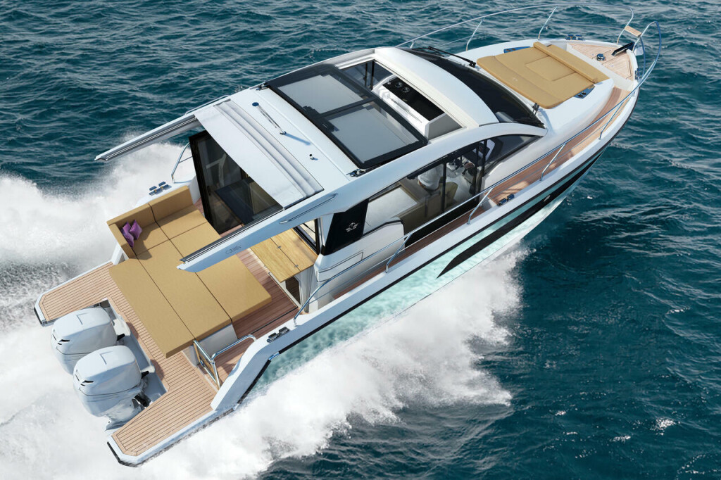 Sealine C335V, Stormi