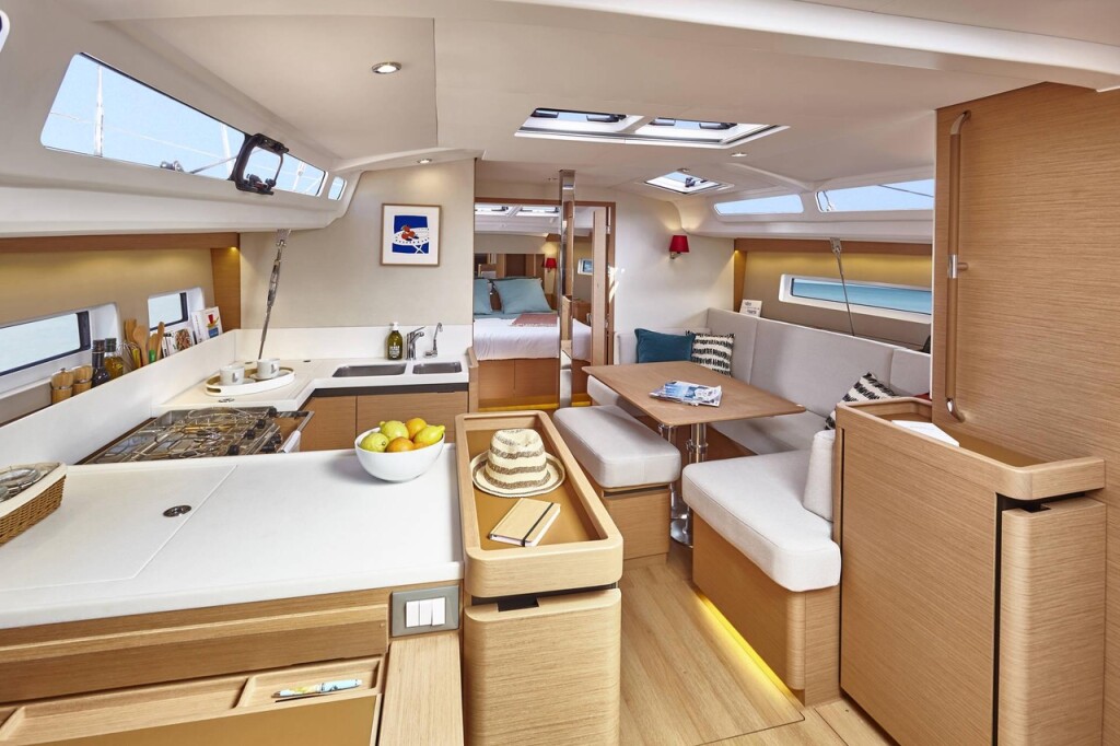 Sun Odyssey 380 Lidija