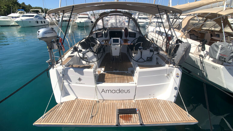 Sun Odyssey 389, Amadeus