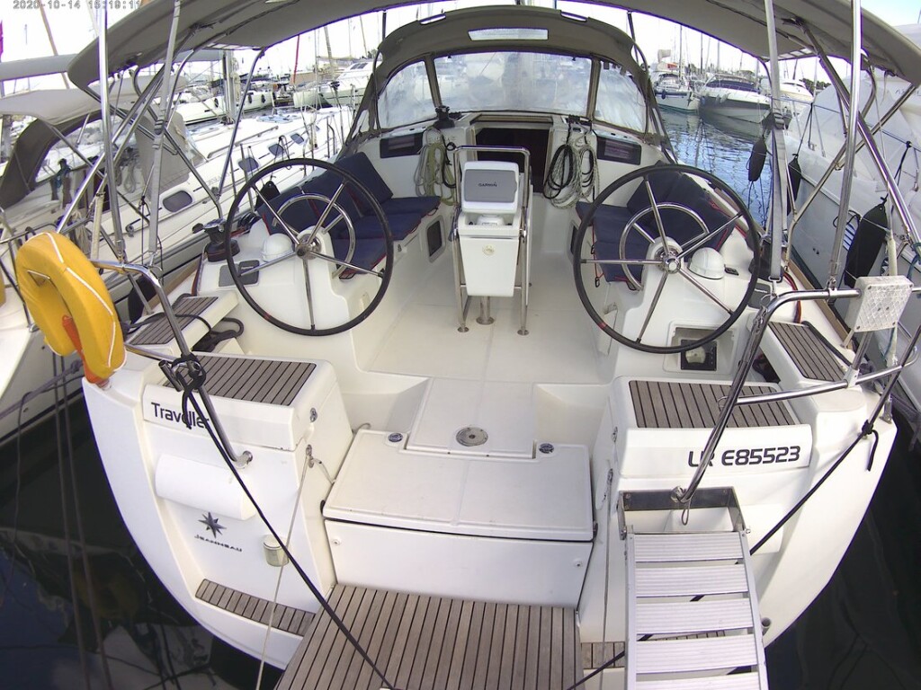 Sun Odyssey 409, Traveller