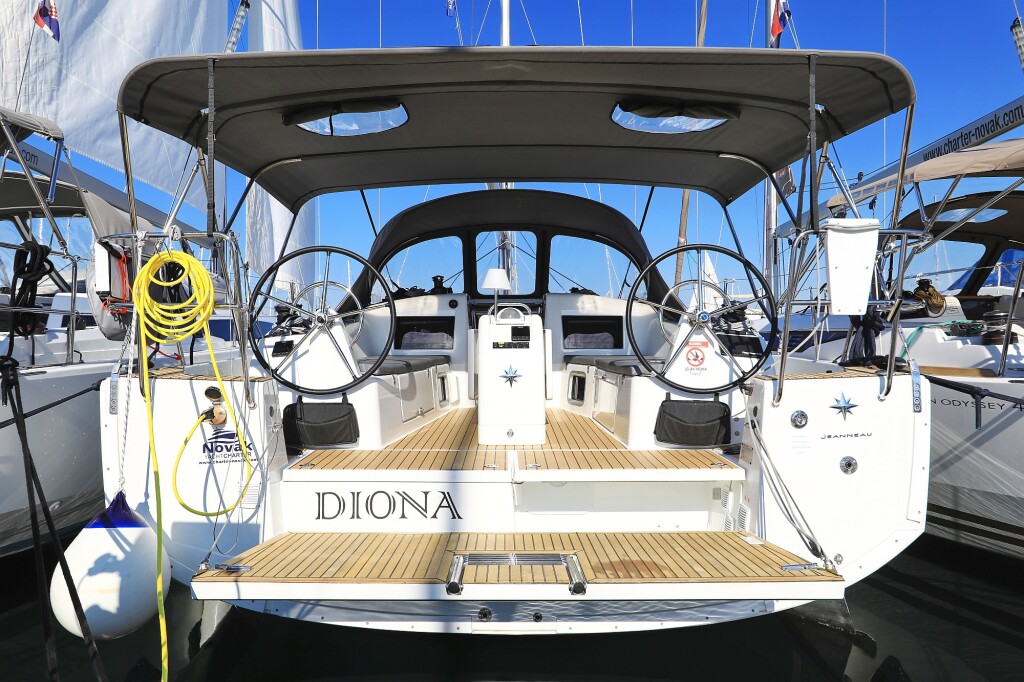 Sun Odyssey 410, Diona