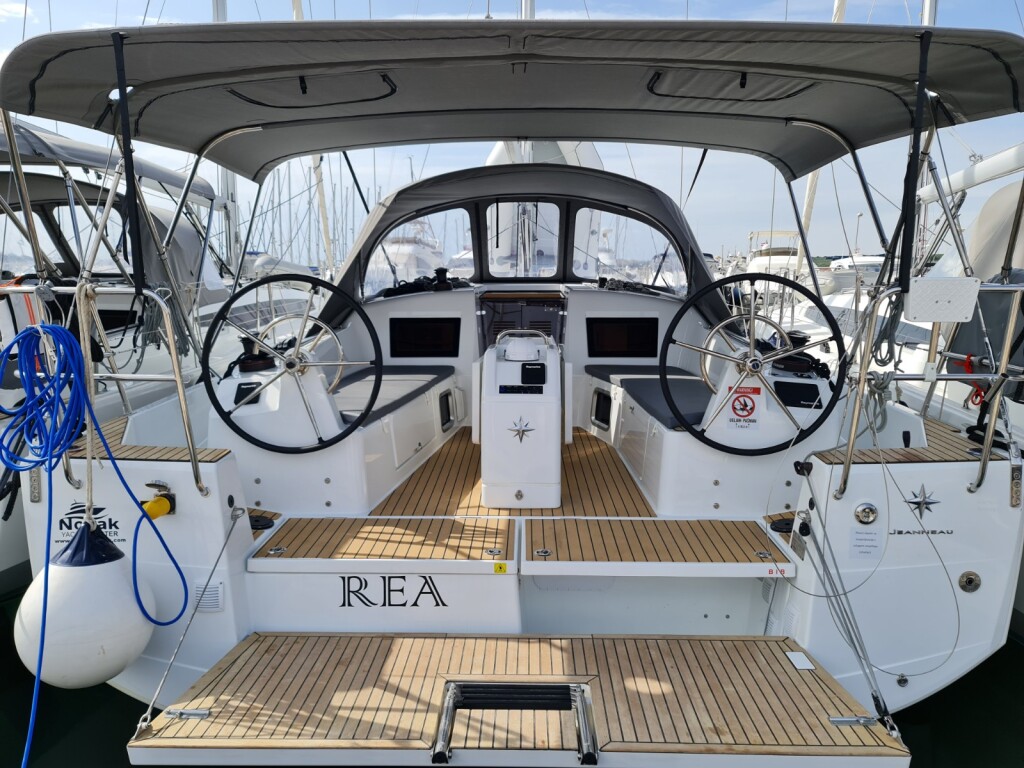 Sun Odyssey 410, Rea