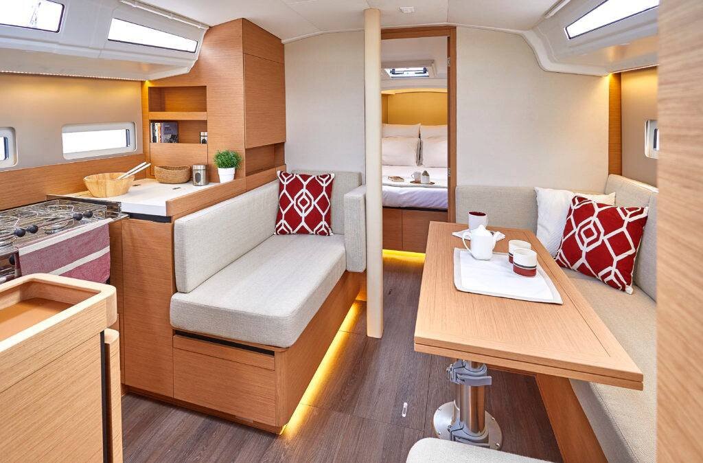 Sun Odyssey 410 Lucia