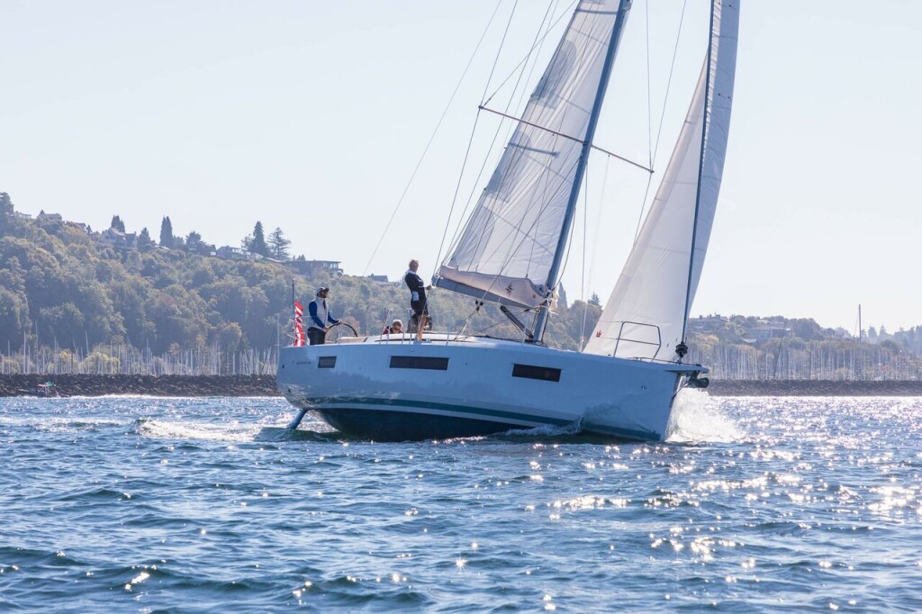 Sun Odyssey 440, Ondeck