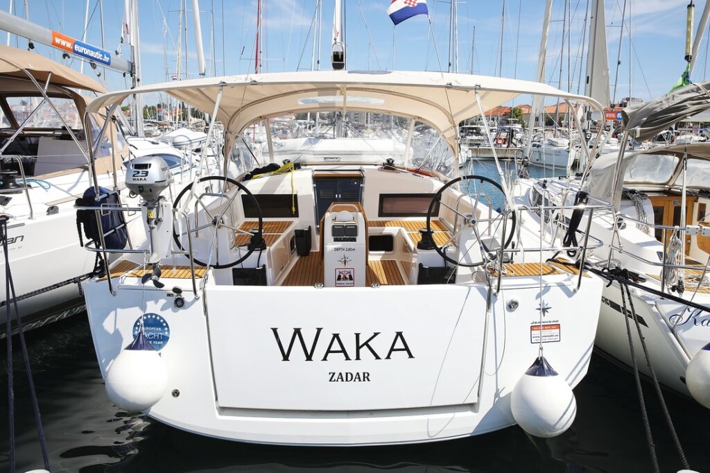 Sun Odyssey 440, Waka