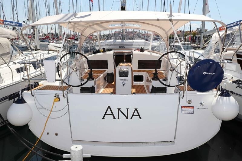 Sun Odyssey 440, Ana