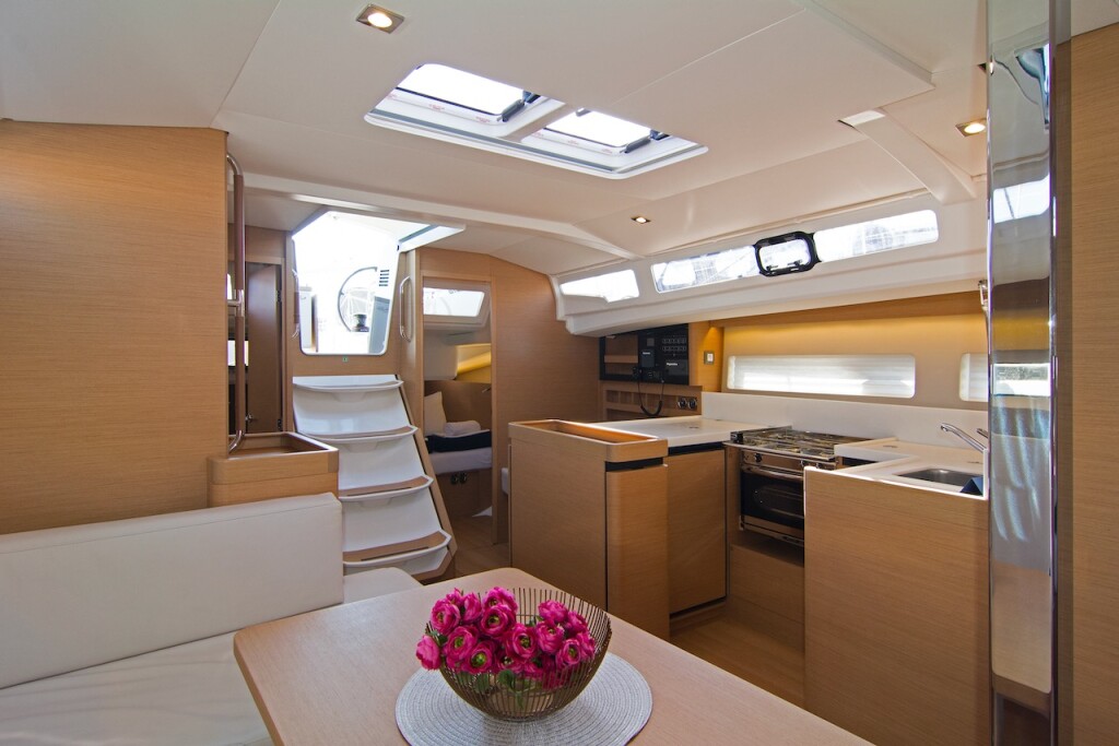 Sun Odyssey 440 Carlyle