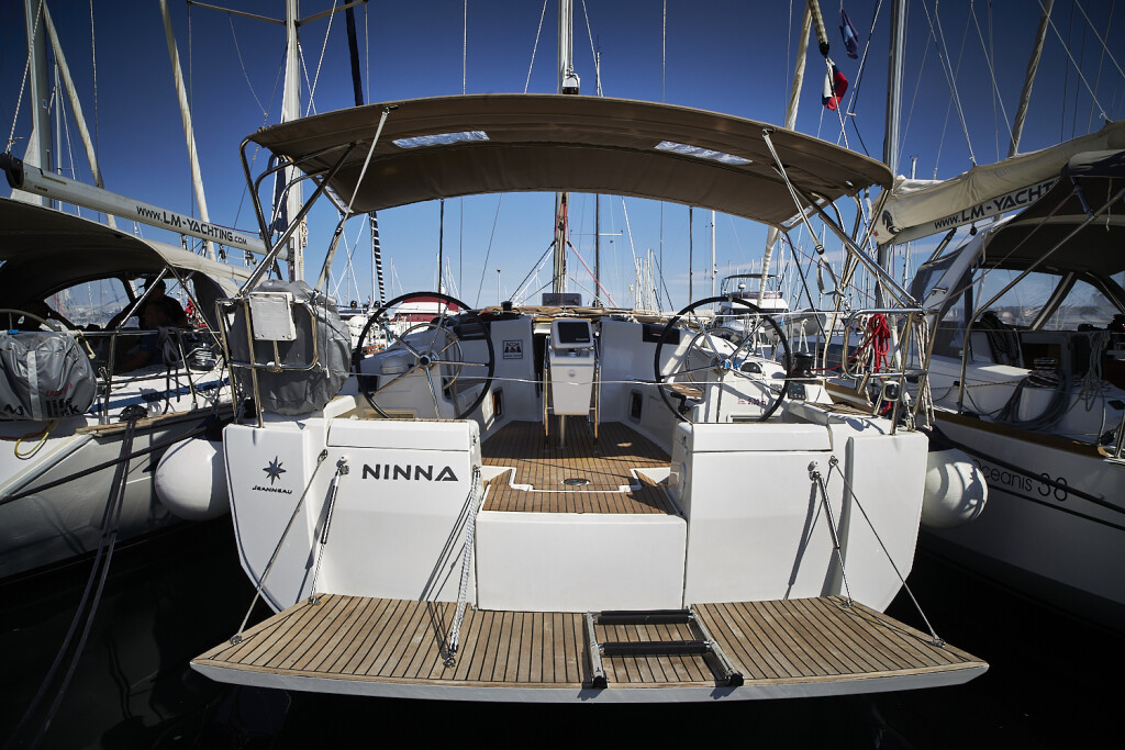 Sun Odyssey 449, Nina