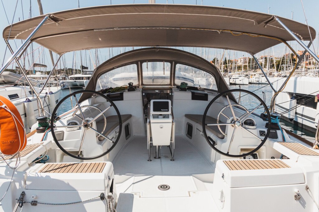 Sun Odyssey 449 Winx